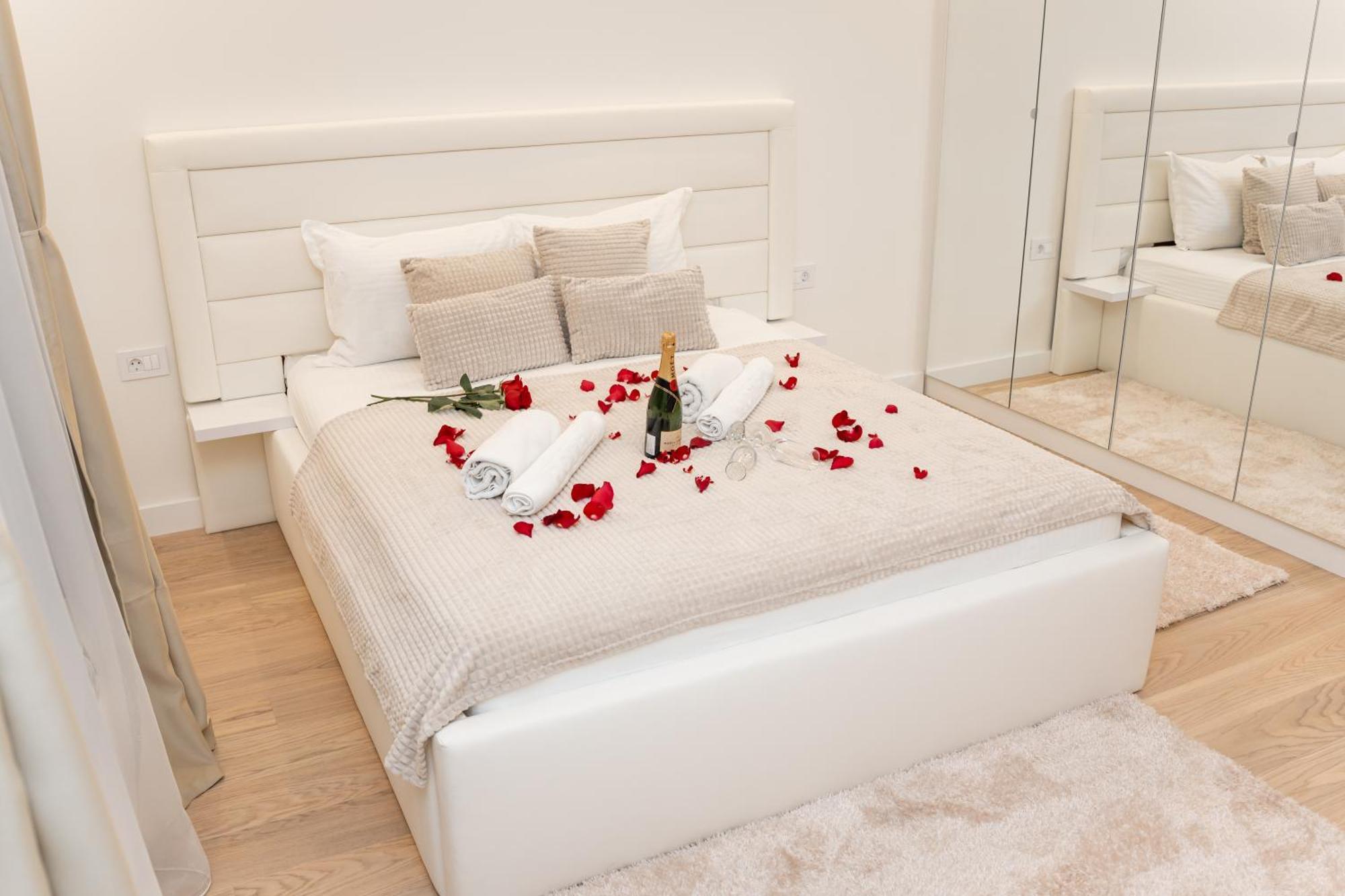 Sinfonia Lux Apartment เบลเกรด ภายนอก รูปภาพ