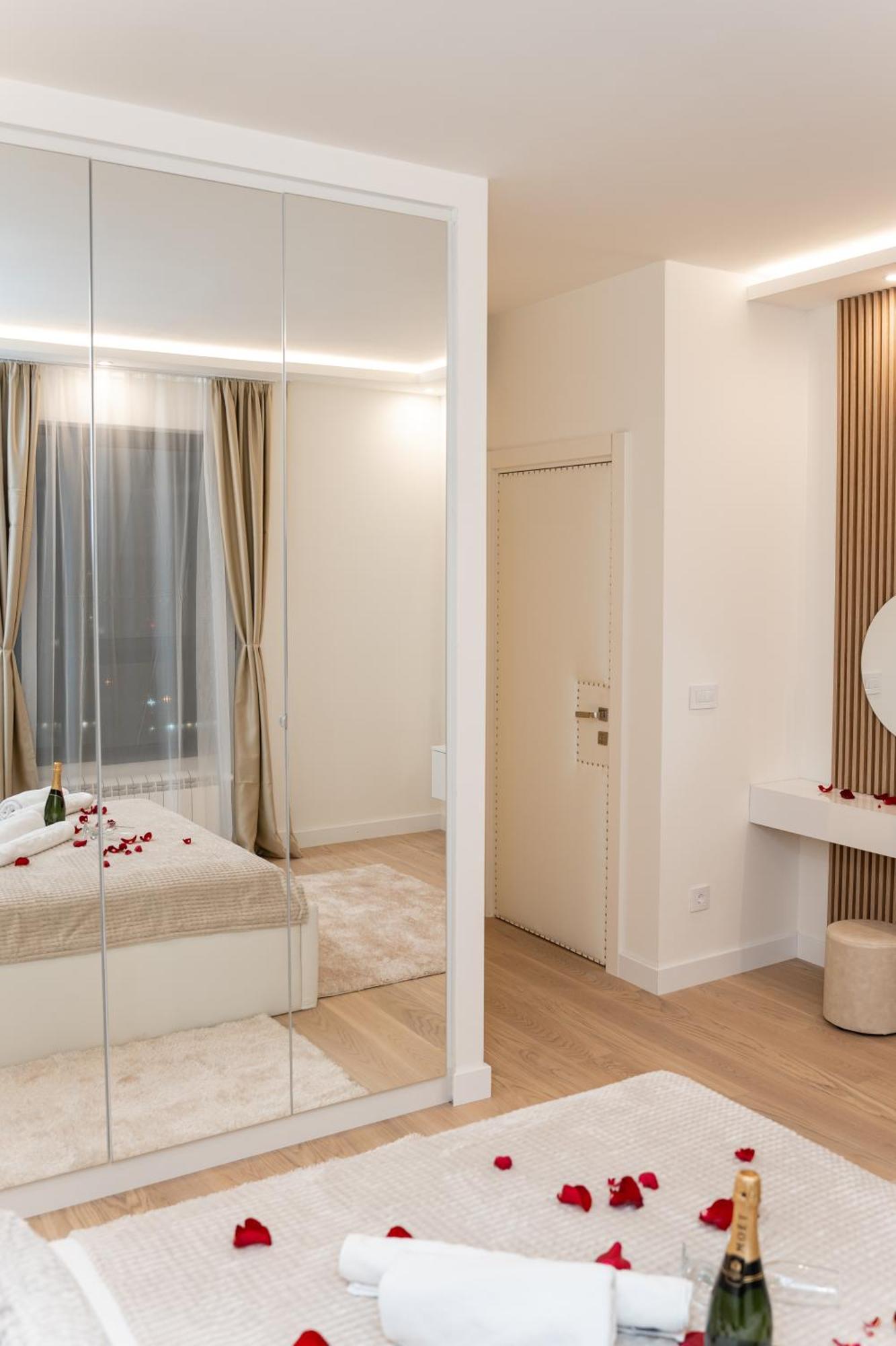 Sinfonia Lux Apartment เบลเกรด ภายนอก รูปภาพ