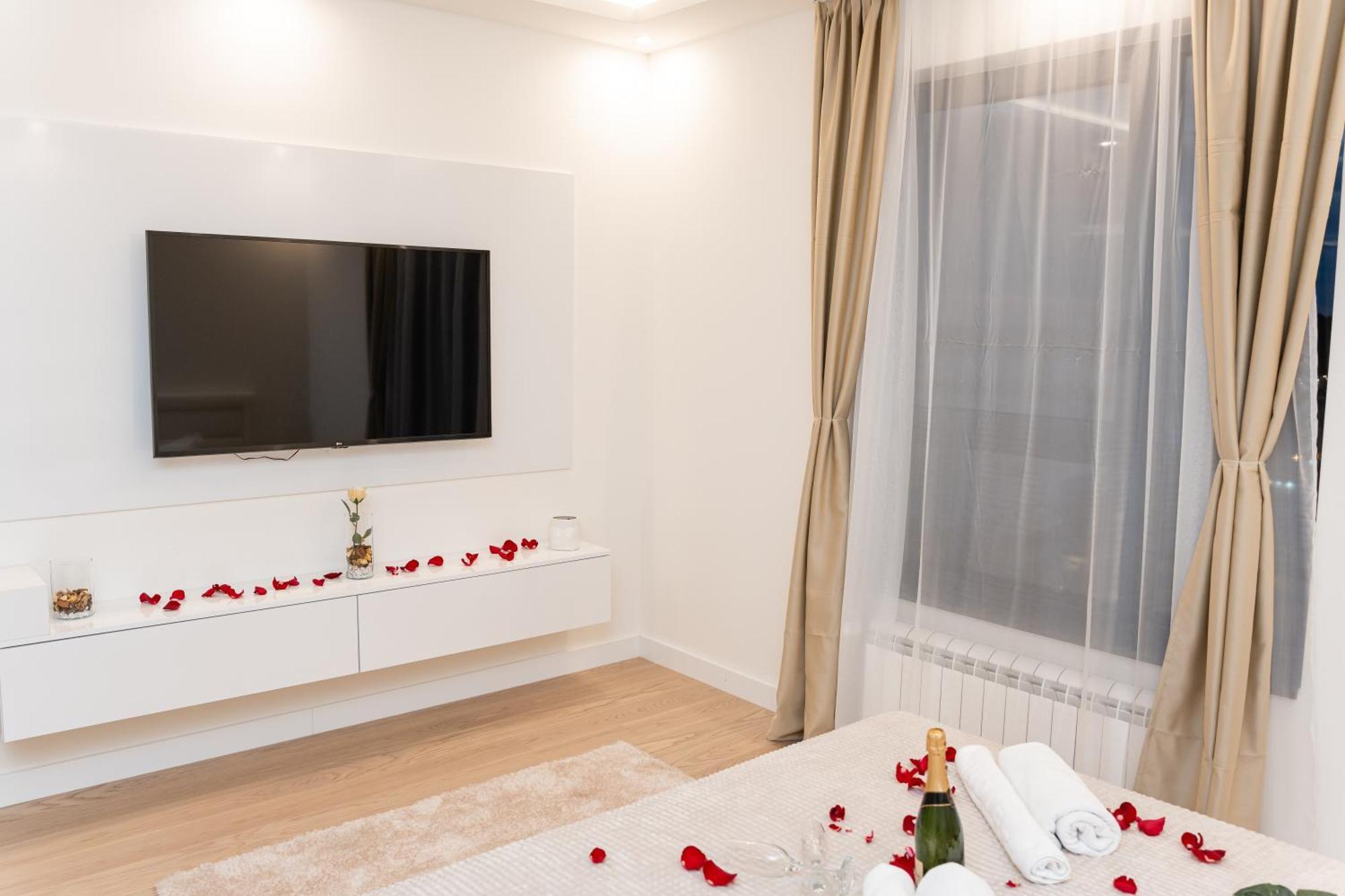 Sinfonia Lux Apartment เบลเกรด ภายนอก รูปภาพ
