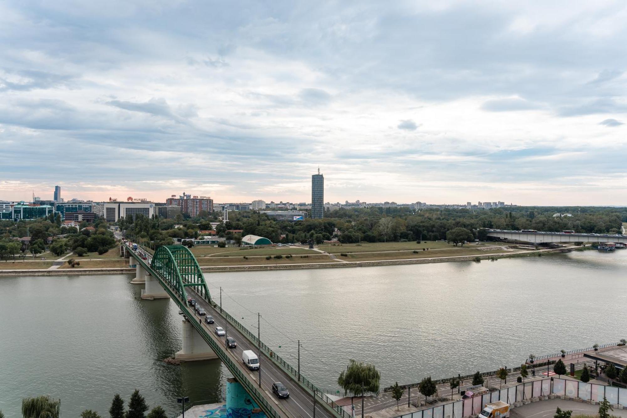 Sinfonia Lux Apartment เบลเกรด ภายนอก รูปภาพ